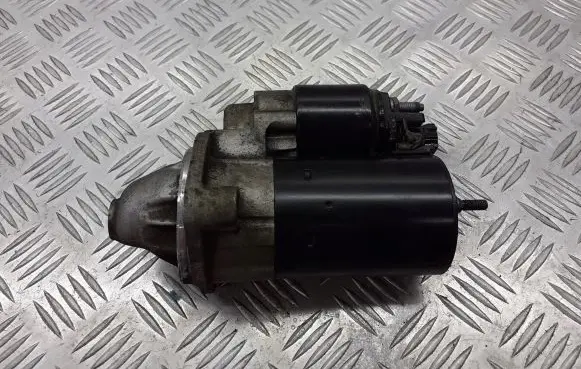 Volkswagen PASSAT B5.5 Starter motor 06B911023A