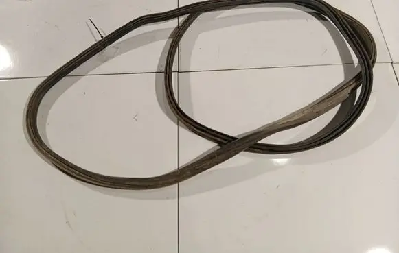 Citroen C4 I Picasso Rubber seal front coupe door