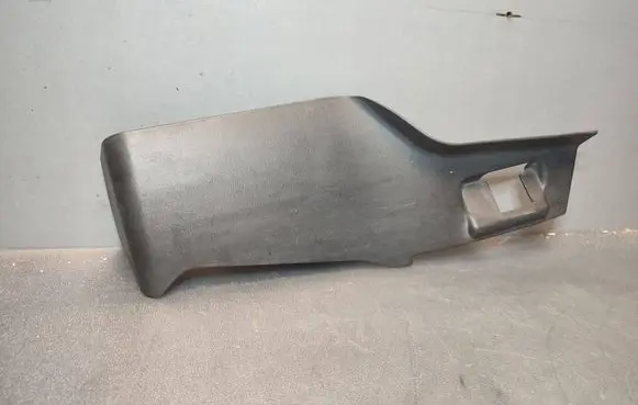 Ford Galaxy Rear/tail light trim molding 6M2113N553AD
