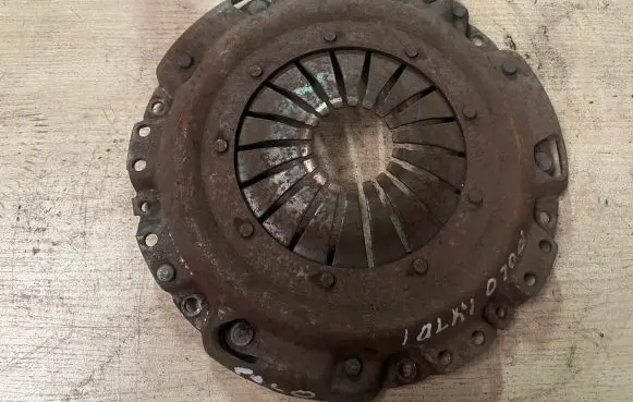 Volkswagen Polo IV 9N3 Pressure plate 