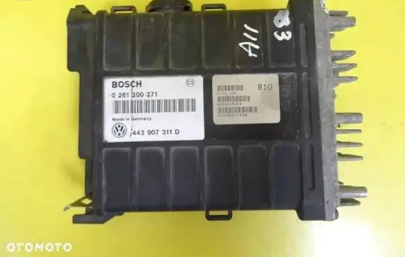 Volkswagen PASSAT B3 Engine control unit/module 443907311D 0261200271