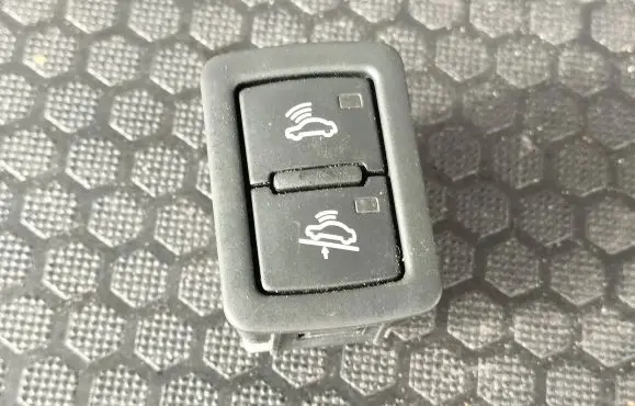 Audi A5 8T 8F Alarm switch 4F0962109 25162007