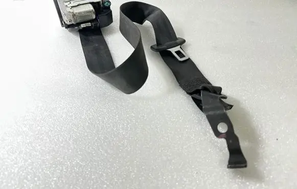 Audi A8 S8 D3 4E Rear seatbelt 4E0857806D 6009173 1930577373