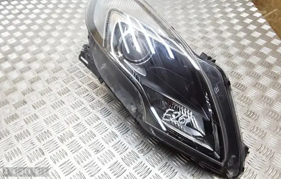 Opel Zafira B Headlight/headlamp 39009024