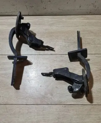 Volvo V70 Tailgate/trunk/boot hinge 31218425 31218426