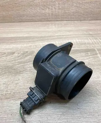 Volvo S40, V40 Mass air flow meter 7700105010B 5WK9615 WITHPLUG