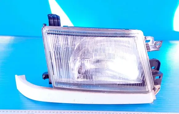 Subaru Forester SF Headlight/headlamp 019110