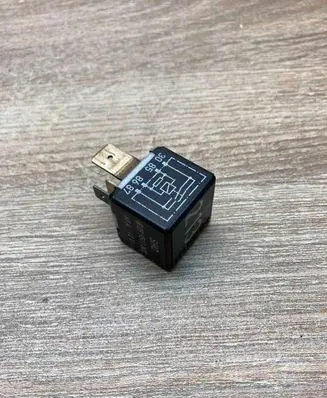 Audi A4 S4 B5 8D Other relay 443951253J 213