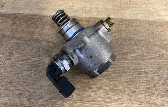 Audi A6 S6 C7 4G Fuel injection high pressure pump 06E127026F 06E127026 06E086B