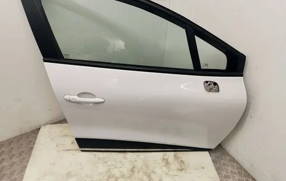 Renault Clio IV Front door 