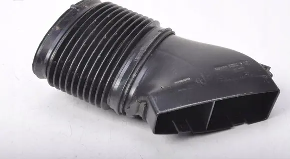 Maserati Levante Other engine bay part 670034626