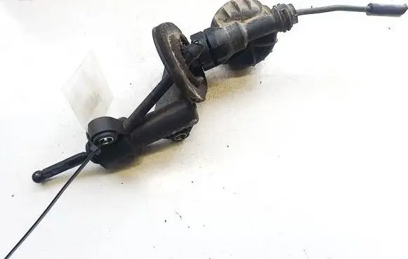 Opel Corsa D Clutch master cylinder 55190993