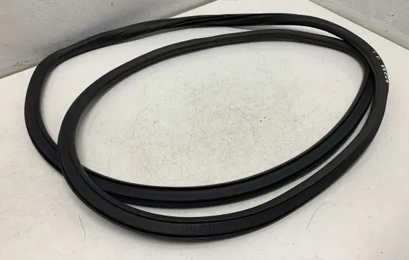 Opel Crossland X Front door rubber seal