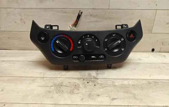 Chevrolet Aveo Climate control unit 