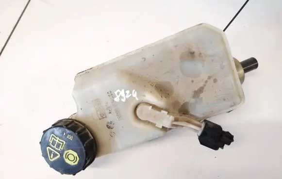 Brake fluid reservoir