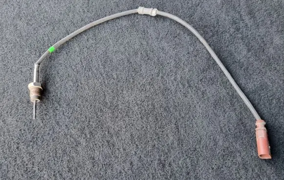 Volkswagen PASSAT B7 Exhaust gas temperature sensor 03L906088CJ
