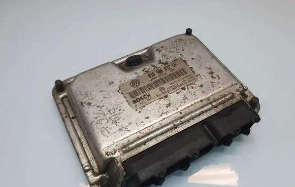 Volkswagen Polo Engine control unit/module 030906032CH 0261207182