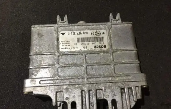 Volkswagen Golf III Engine control unit/module 8a0907311k