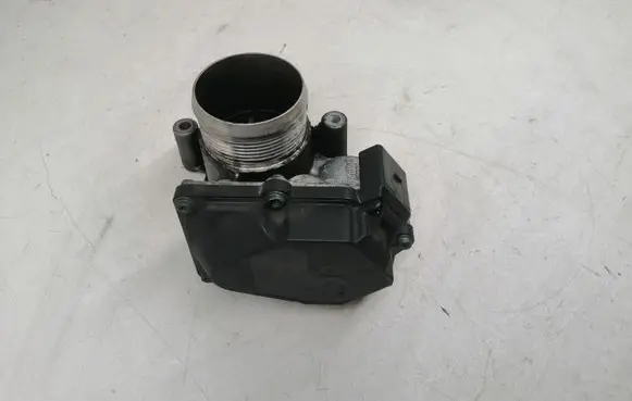 Volkswagen PASSAT B7 Throttle valve 03L128063E