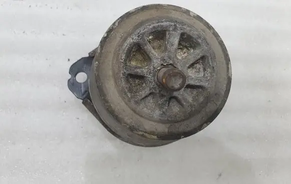 Audi Q7 4L Engine mount vacuum valve 7L8199131A