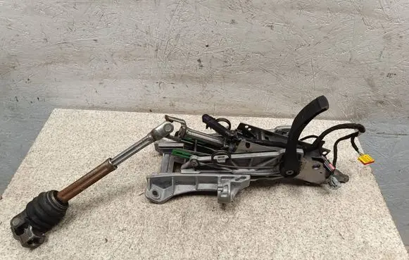 Steering wheel axle set