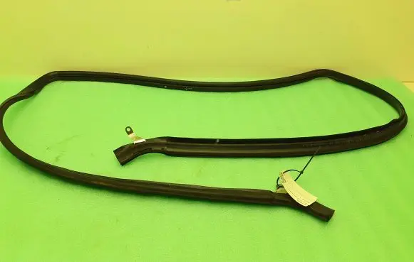 BMW Z4 E89 Rear door rubber seal (on body) 51717191264 51767263080 7191264