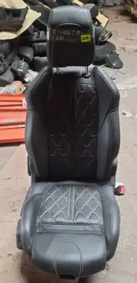 Peugeot 5008 II Front passenger seat 