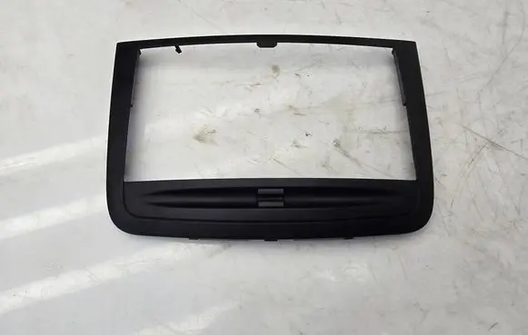 Mercedes-Benz Vito Viano W639 Radio/GPS head unit trim A6396891639 P0111493 T0023953