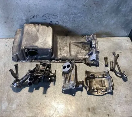 Mercedes-Benz E W124 Oil sump 6050140502 6061800165 6061810140