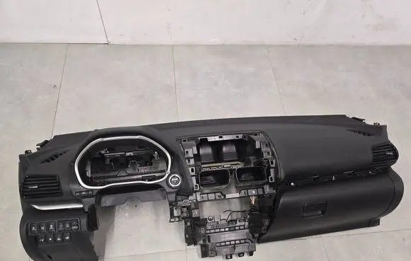 Mitsubishi Eclipse Cross Dashboard