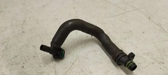 Audi Q2 - Breather hose/pipe 04c103202 04e103175d