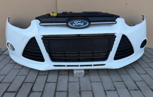 Ford Focus Front bumper BM5117757A