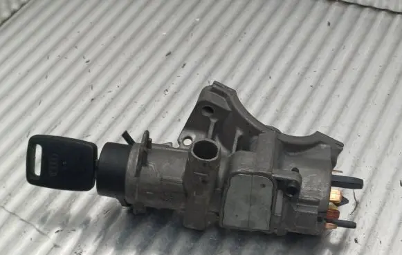 Audi A4 S4 B5 8D Ignition lock 4B0905851