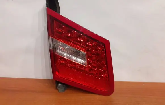 Mercedes-Benz E C207 W207 Tailgate rear/tail lights A2078200364