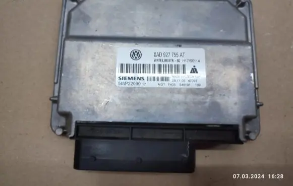 Volkswagen Touareg I Gearbox control unit/module 0AD927755AT