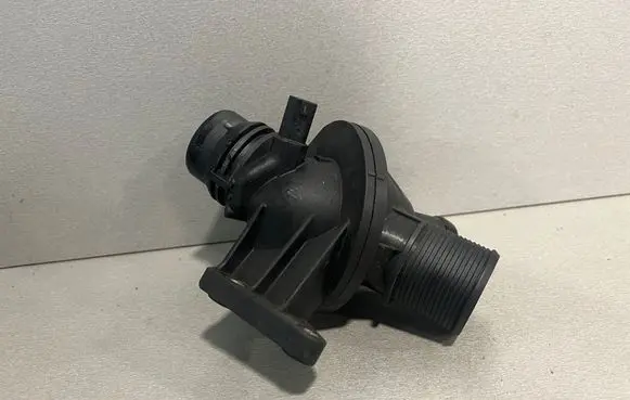 BMW 4 F32 F33 Thermostat/thermostat housing 10106811 FG758 6601544