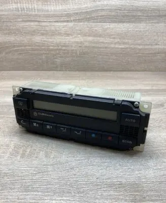 Volkswagen Golf IV Climate control unit 3B1907044B 5HB007617