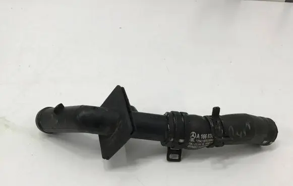 Mercedes-Benz GLS X166 Engine coolant pipe/hose A1668300490