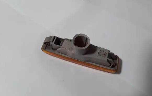 BMW 5 E39 Front fender indicator light 8360589