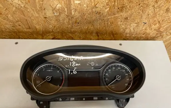 Opel Insignia B Speedometer (instrument cluster) 39201564