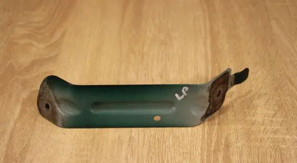 Fender mounting bracket