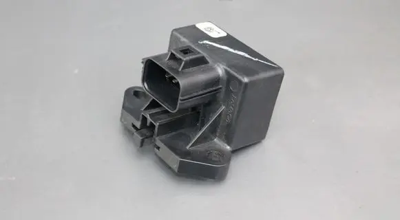 Ford Fusion II Fuel pump relay CU5A9D370FB