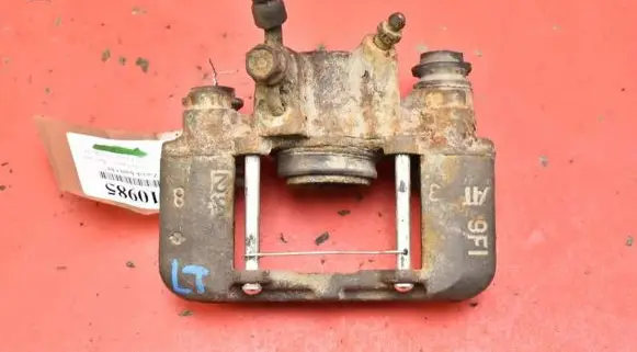 Toyota Corolla Verso E121 Rear brake caliper