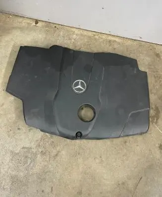 Mercedes-Benz C W205 Engine cover (trim) A6510108512 BBP214301