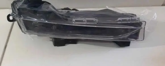 Tesla Model Y Front fog light 162479800A 11022023 TSM32112