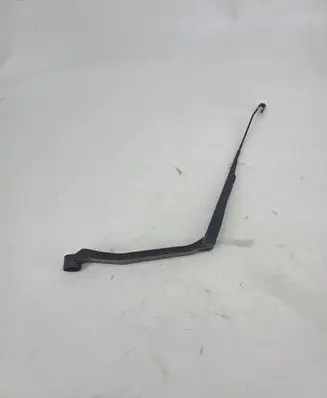 Toyota RAV 4 (XA20) Front wiper blade arm 
