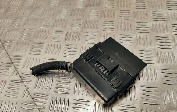 Peugeot 4008 Relay mounting block 8565A089