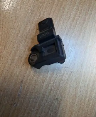 BMW 5 G30 G31 Air pressure sensor 8637896 0240