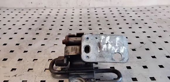 Audi Q7 4L Front door lower hinge 8E0831412E A046574
