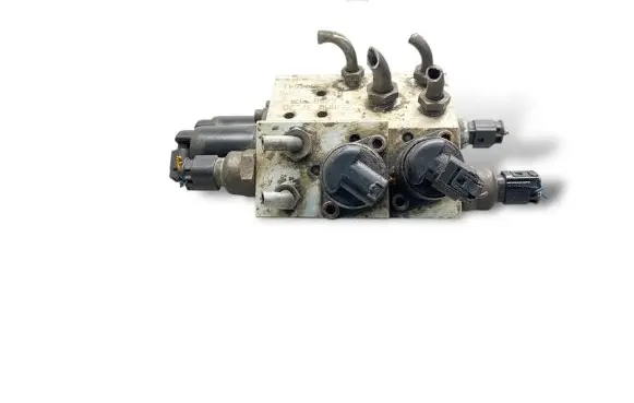 BMW 7 E65 E66 Active stabilizer control/valve assembly 6758704 37206758704 HE3044641